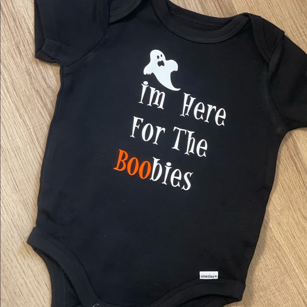 Baby onesie boo